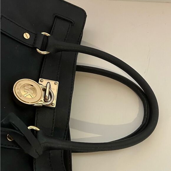 Michael Kors Black Hamilton bag lock and key should bag - Picture 7 of 9